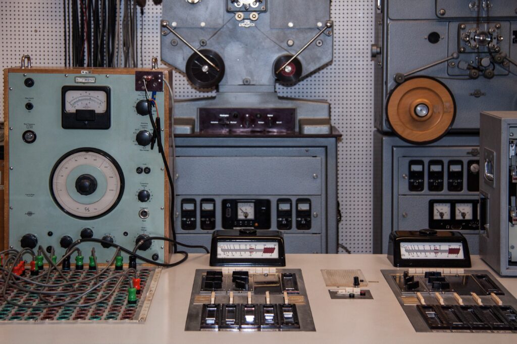 Siemens Studio for Electronic Music - Console, Signal generator, Tape recorders